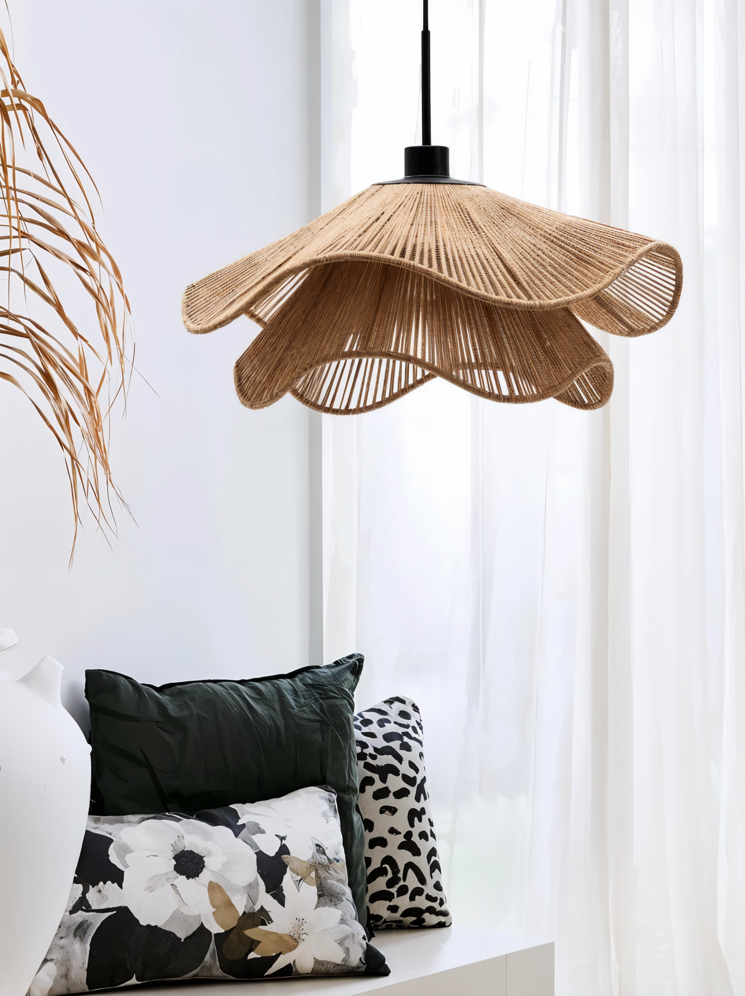 Lustrous Halo Pendant Lamp