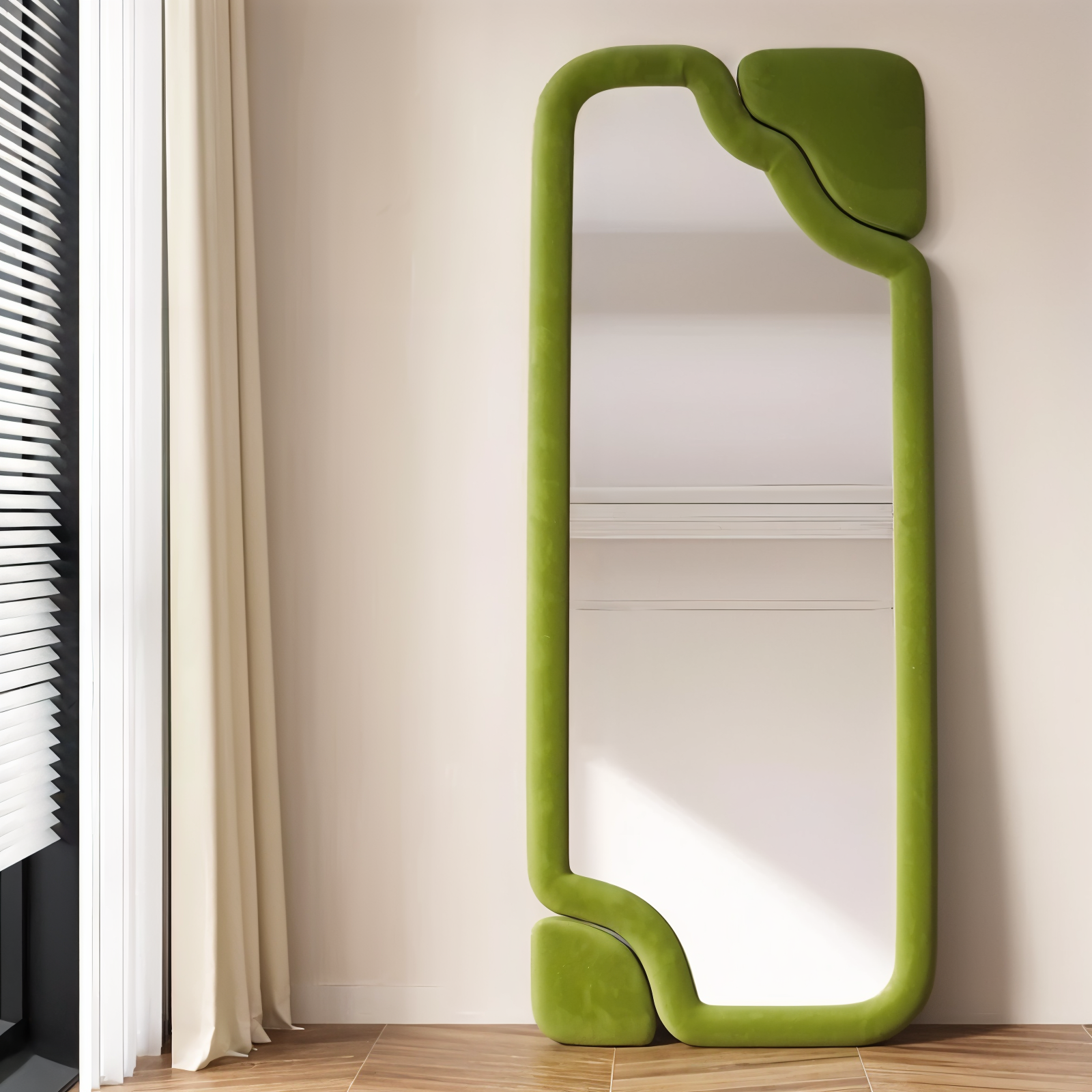 Contour Noir Mirror
