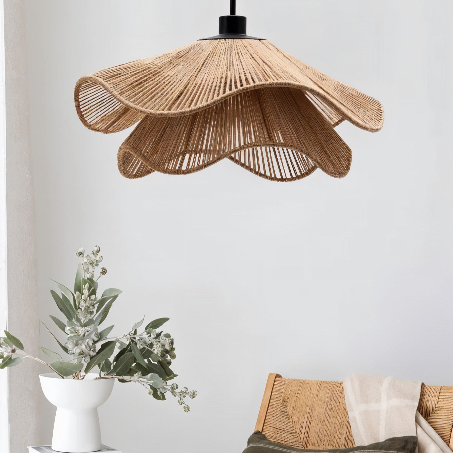 Lustrous Halo Pendant Lamp